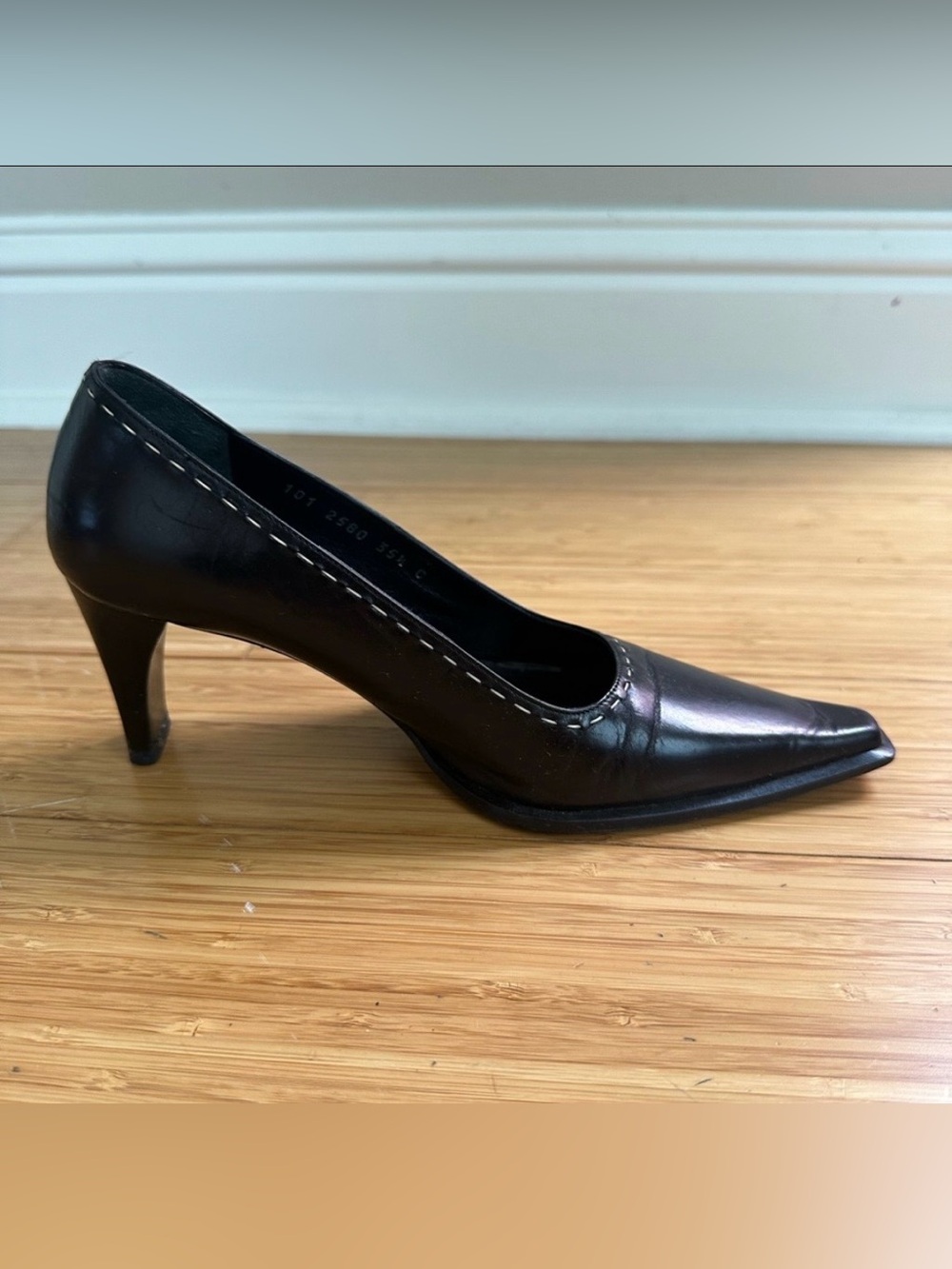 Vintage Gucci 90s Black Leather Square Toe Pumps Heels 5.5 Made in Italy
